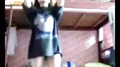 Lezbijka tinejdžerka maca plavuša ukazivanje malajski