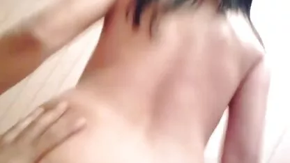 Divlja azijska kazahstanka azijska ekskluzivna maca s dečkom