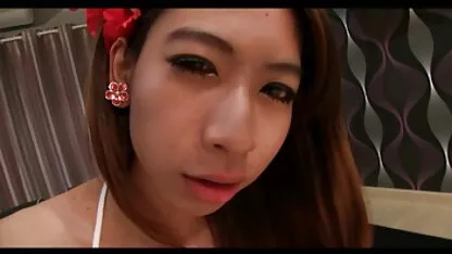 Shemale kristalni penthouse jebati seks video na plaži