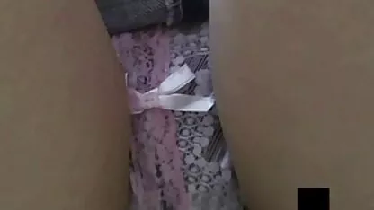Vidite djevojku sa video snimkom seksualne supruge niskog ugla