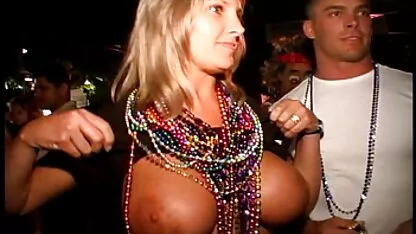 Zamislite kako protok zabave pokazuje vaše tijelo. Analni seks s milfom