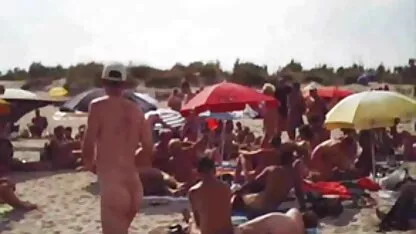 Francuskinje s velikim sisama na plaži, stari seks film
