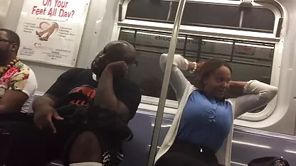 Iskren snimak iz ove epizode. Dvadeset jedan video za analni seks