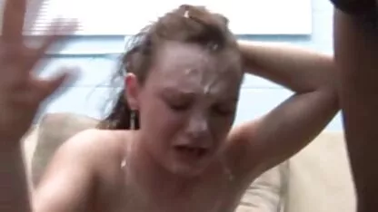 Crno-bijeli tinejdžer ne izgleda svima! Privatni seks videozapisi