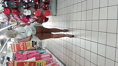 Super bazaar: besplatni porno video u gaćicama