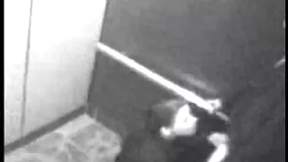 Sigurnosni cam-lift seks video u skrivenoj kameri