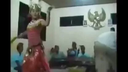 Bali skakanje porno stara 13 duboko